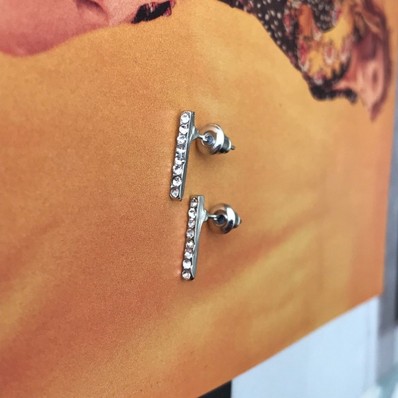 Rhinestone Bar Stud Earrings - Picture 3 of 4